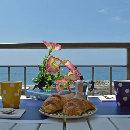 Apartment House Lo Scoglio Cavi di Lavagna